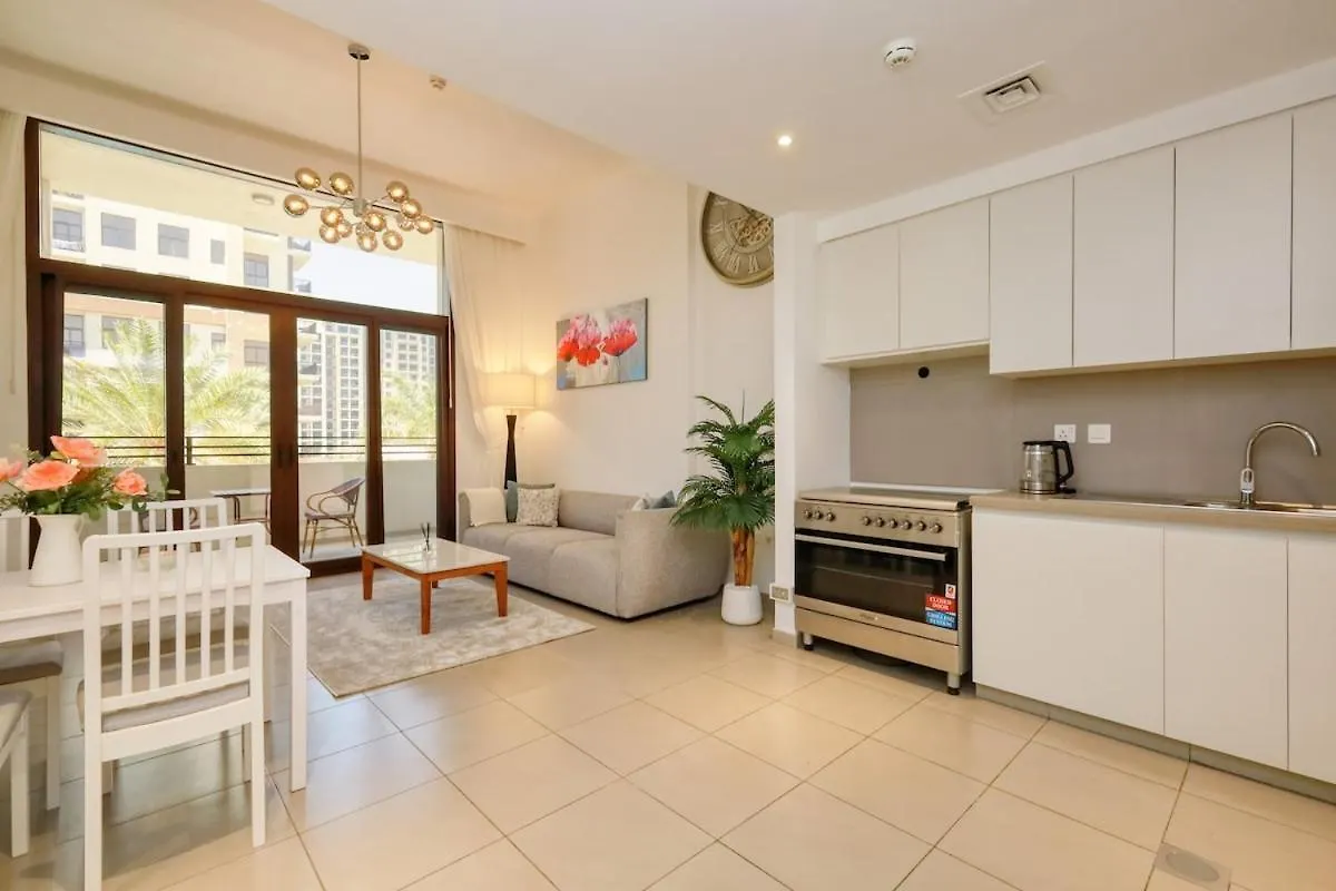 Stylish 2Br Retreat In Town Square Apartment Dubai