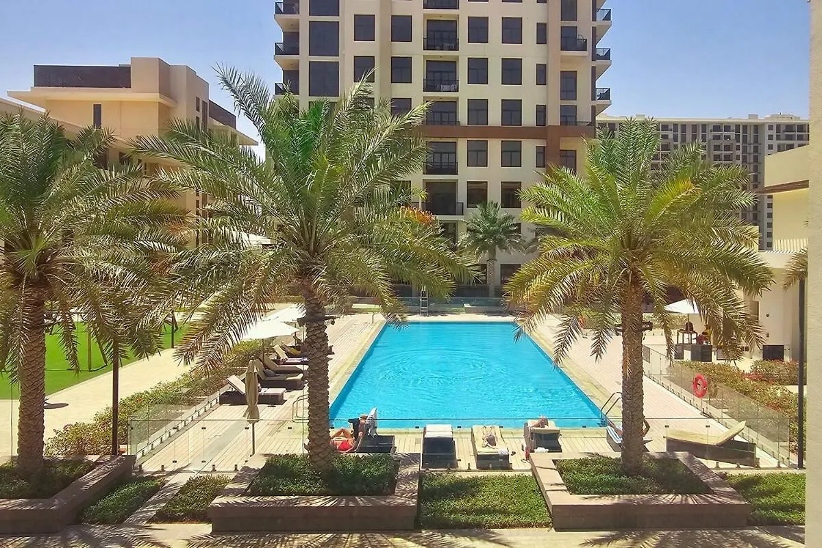Stylish 2Br Retreat In Town Square Apartment Dubai 0*,