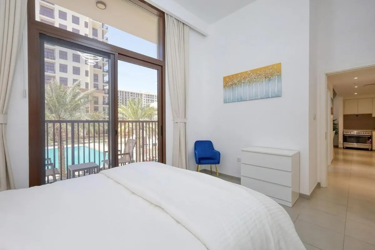 Stylish 2Br Retreat In Town Square Apartment Dubai