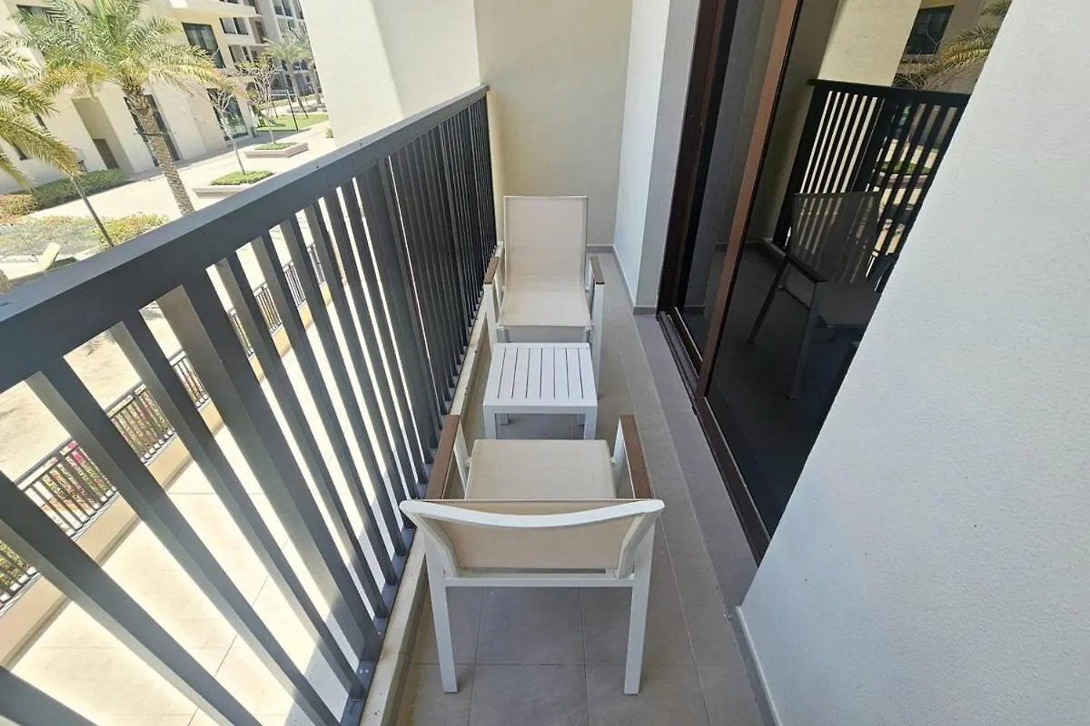 Stylish 2Br Retreat In Town Square Apartment Dubai