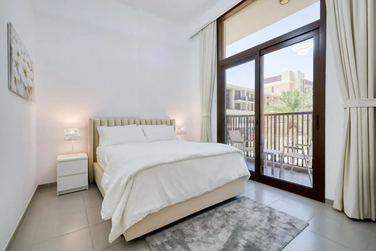 Stylish 2Br Retreat In Town Square Apartment Dubai