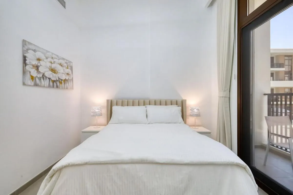 Stylish 2Br Retreat In Town Square Apartment Dubai