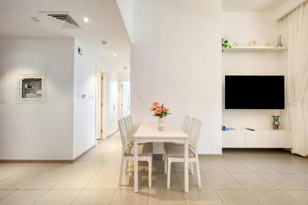 Stylish 2Br Retreat In Town Square Apartment Dubai United Arab Emirates