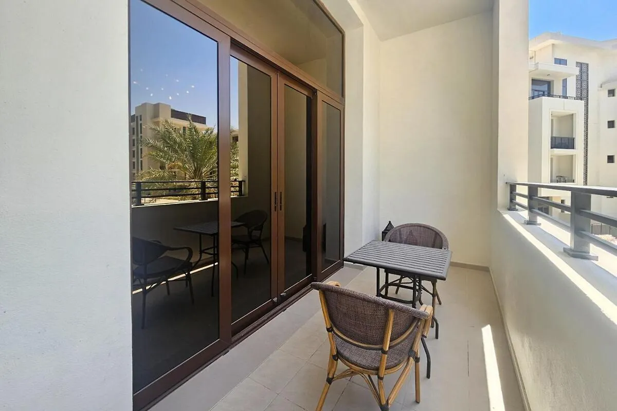 Stylish 2Br Retreat In Town Square Apartment Dubai