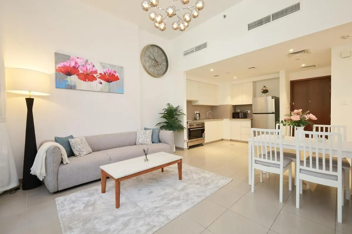 Stylish 2Br Retreat In Town Square Apartment Dubai