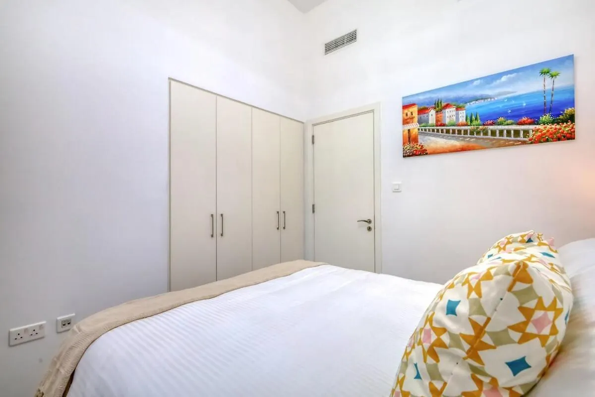 Stylish 2Br Retreat In Town Square Apartment Dubai 0*,